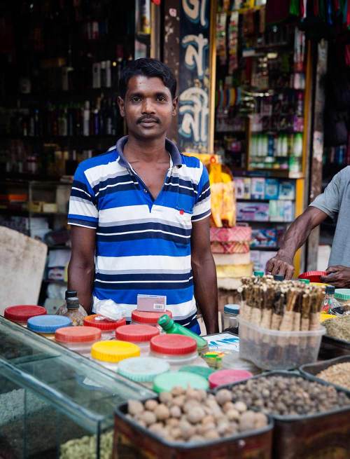 Bangladesh portrait Khulna street vendor