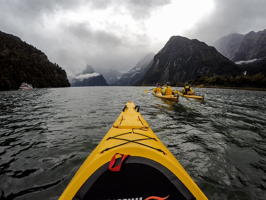 New Zealand adventure guide - Kayaking on the Milford Sound