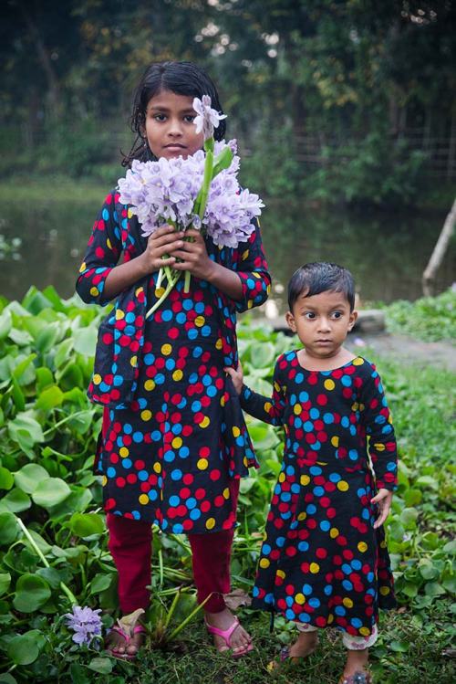 Bangladesh portrait flower girls